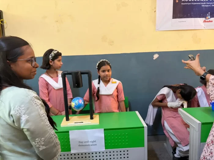 Day and night explained by students at the Accessible Science Lab