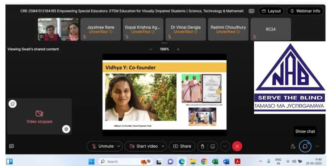 Insert image: A screenshot of the online session, where the presentation is on the display